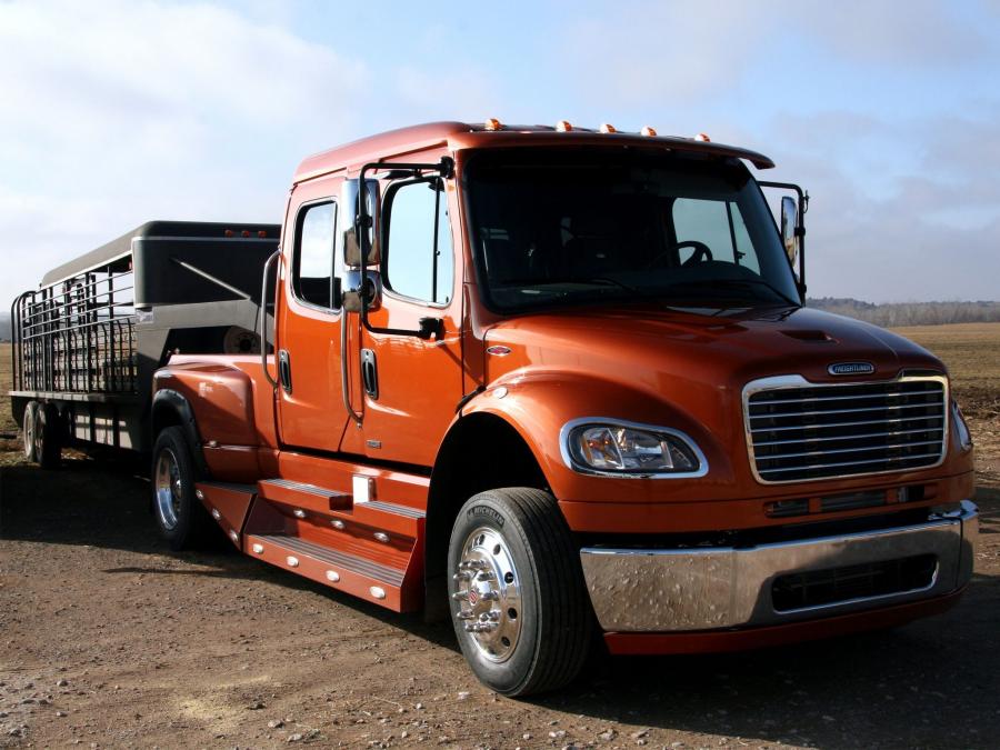 Freightliner Business Class M2 106 Crew Cab '2002